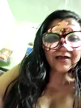 Chat XXX en directo de LOVE__RANI
