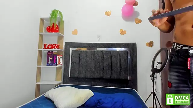 Grace_and_Milo's Live XXX Chat