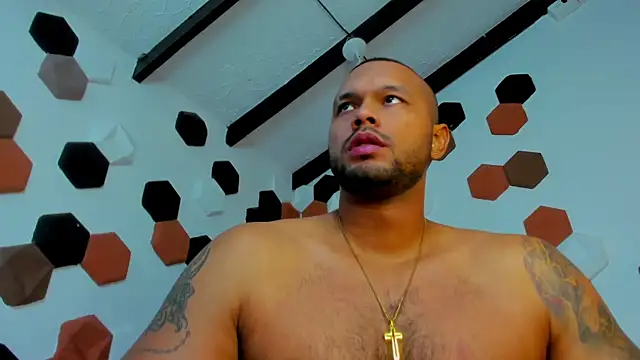 CharlieGrifinX XXX чат на живо