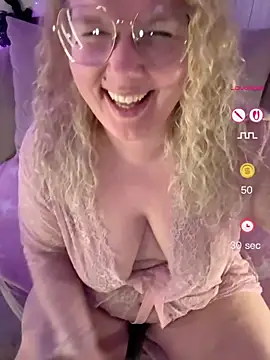 XXX chat uživo modela CurvyAnonymousGirl89
