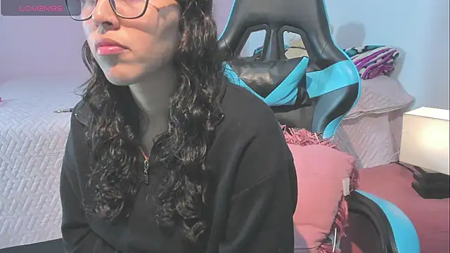 _maria_foxx_ Adlı Modelin Canlı XXX Sohbeti