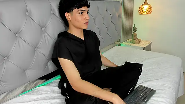 SamBlack_ élő XXX-chatje