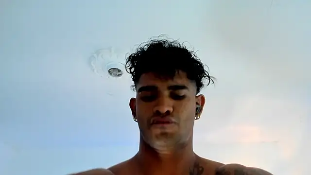 Онлайн чат XXX antonio__444