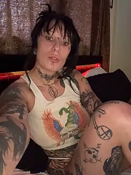 แชท XXX สดของ heavymetalvixen