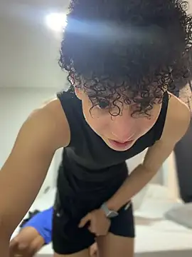 yoursexyjose Chat XXX in diretta