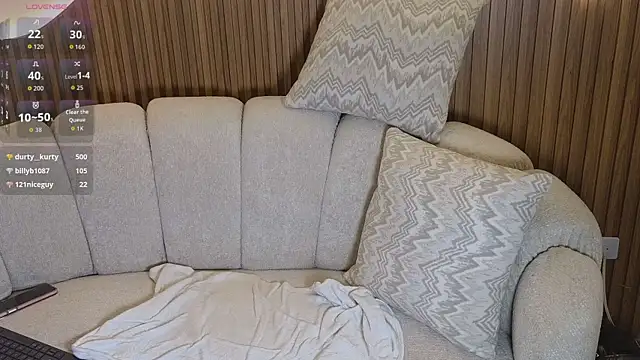 Chat +18 de emmilyvg ao vivo
