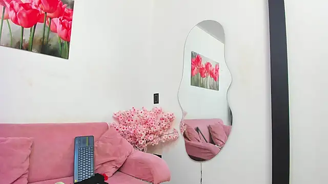 pinky_f00xn Live XXX chat