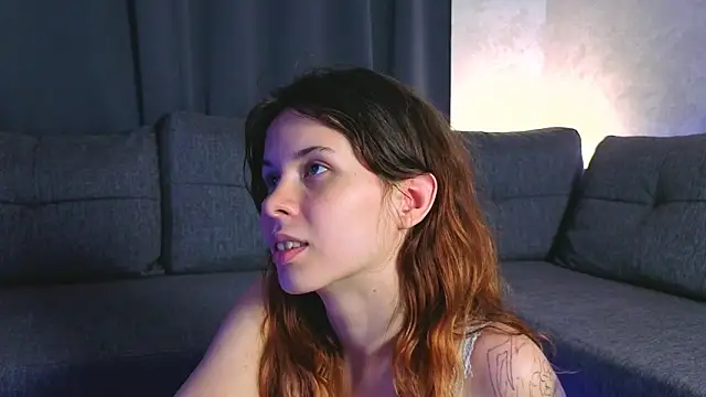 GirlNextDoorTV Adlı Modelin Canlı XXX Sohbeti