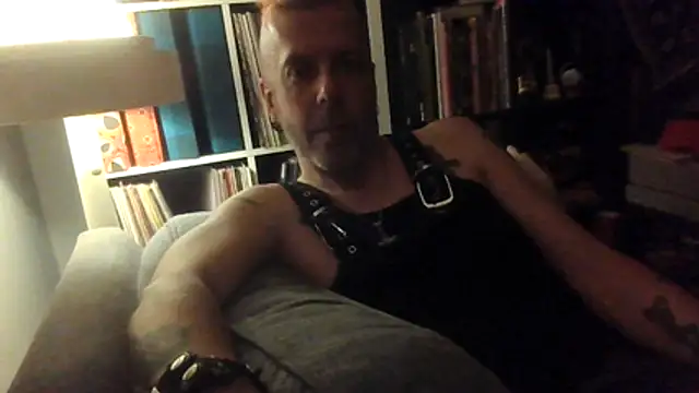 SHARPSkinhead Adlı Modelin Canlı XXX Sohbeti