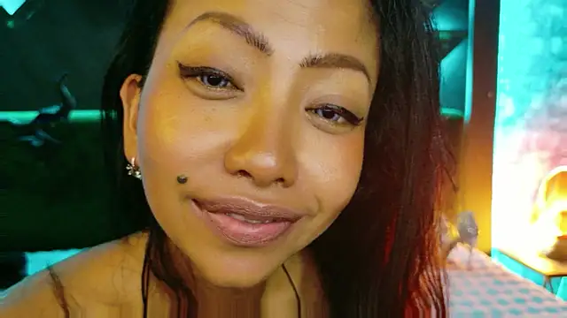 ElyaQuinn Live XXX-Chat