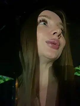 KrisMagnoly Chat XXX live