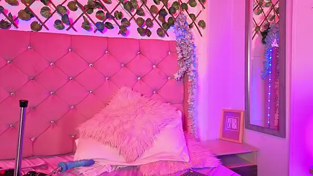 Chat +18 de Kira-Berry ao vivo