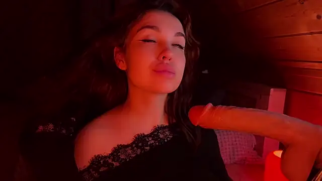 Crucio élő XXX-chatje
