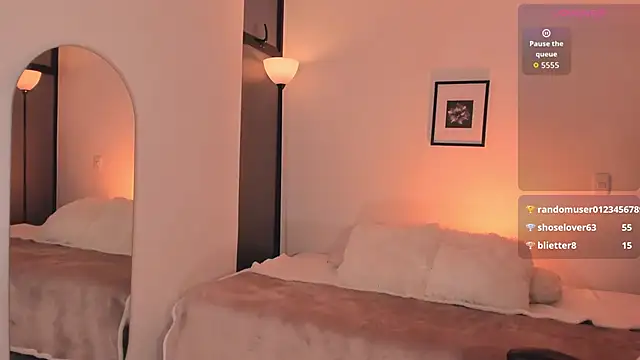 دردشة ChloeMoreti الجنسية المباشرة