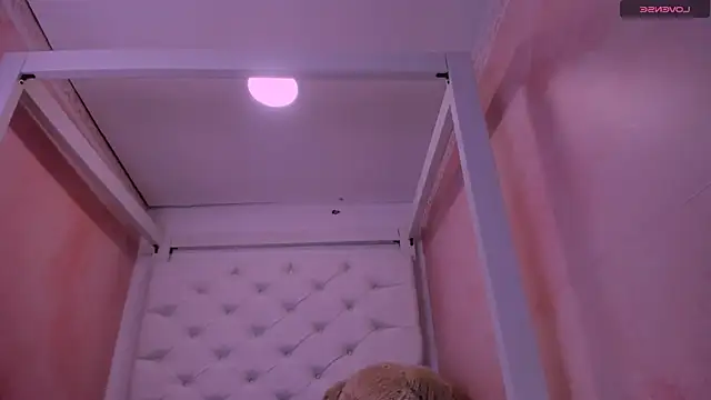 eimy_skinny_ Adlı Modelin Canlı XXX Sohbeti