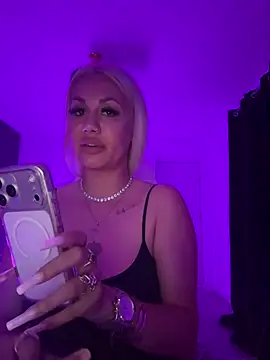 AlmaBby live XXX chat