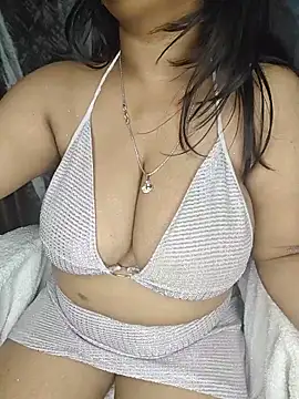 Curvy_Pooja Chat XXX in diretta