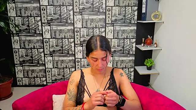 DanielaMonroe Adlı Modelin Canlı XXX Sohbeti