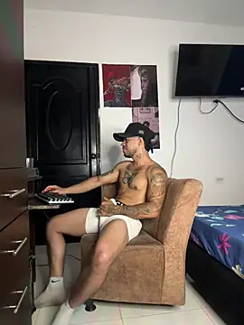 Czat XXX na żywo – Kenny_romano