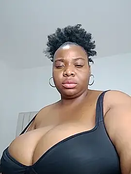 Breisy_bigboobs' Live XXX Chat