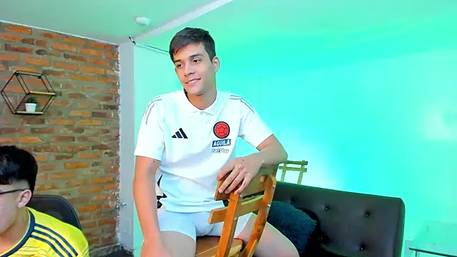 Chat XXX ao vivo de Spaceboys18