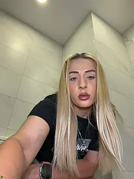 Strongqueen: απευθείας συνομιλία ΧΧΧ