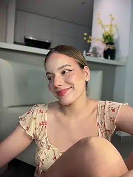 NicoleCut élő XXX-chatje