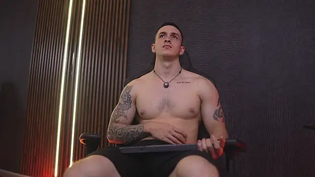 JacksonOlsenn live XXX chat