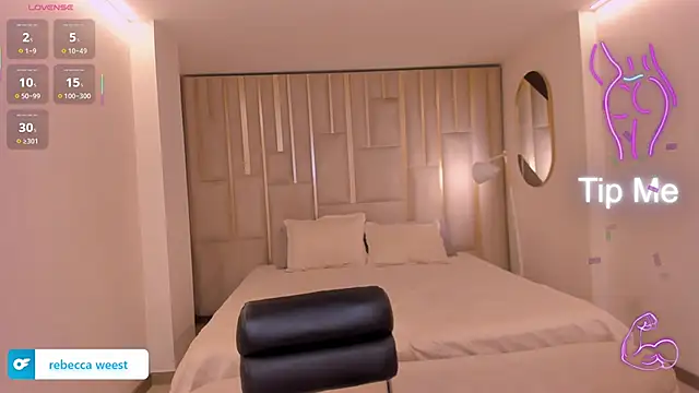RebeccaWest élő XXX-chatje