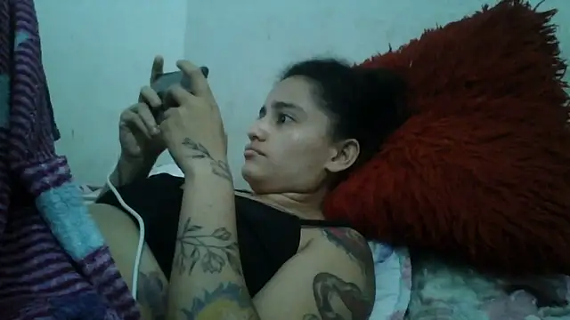 girl_tits' Live XXX Chat