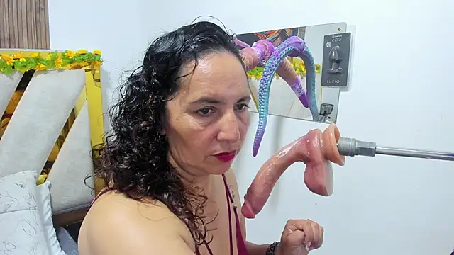 Luna_Naughty1's Live XXX Chat