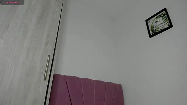 Amira_Falak élő XXX-chatje