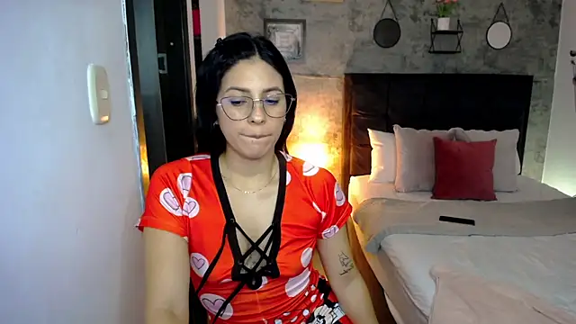 Chat +18 de isa_cruzx ao vivo