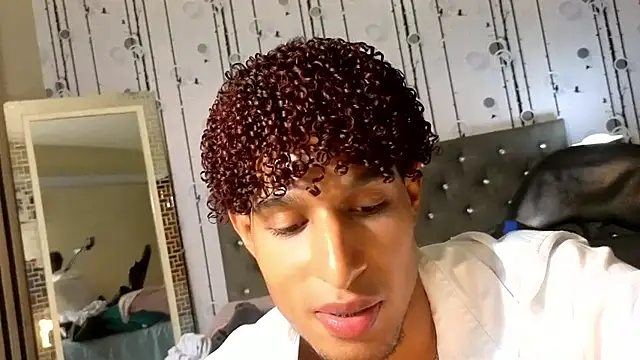 Alex_Bloom Adlı Modelin Canlı XXX Sohbeti