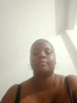 bigtitssxx Adlı Modelin Canlı XXX Sohbeti