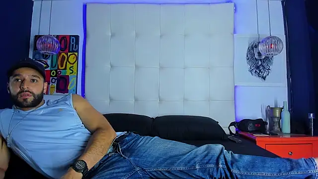 Mike333_ Chat XXX in diretta