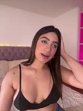 Samantha_e2 Adlı Modelin Canlı XXX Sohbeti