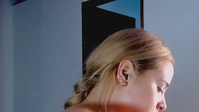 MikaelaStone Live XXX-Chat
