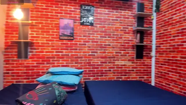 Онлайн чат XXX Hoot_boyss_