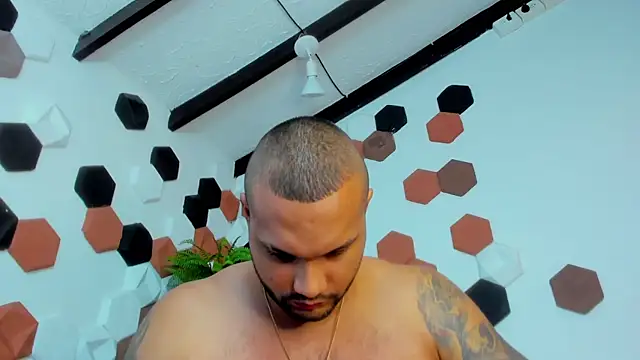 CharlieGrifinX Chat XXX in diretta
