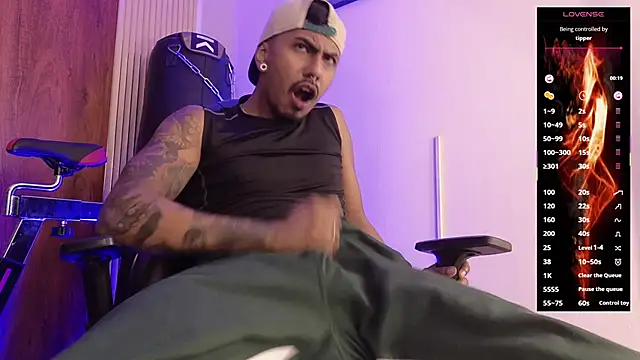 Latinmoster_boss' Live XXX Chat