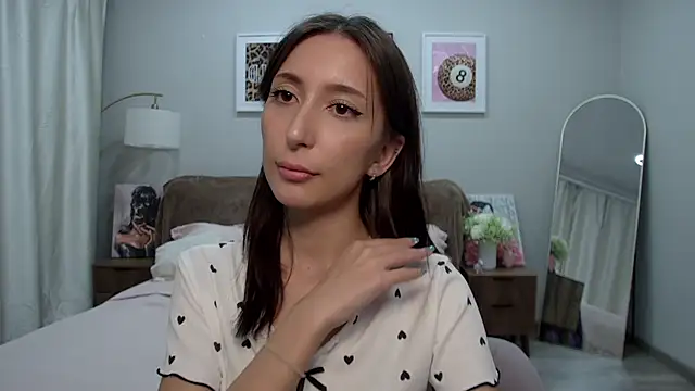 Chat +18 de DanaRoges ao vivo