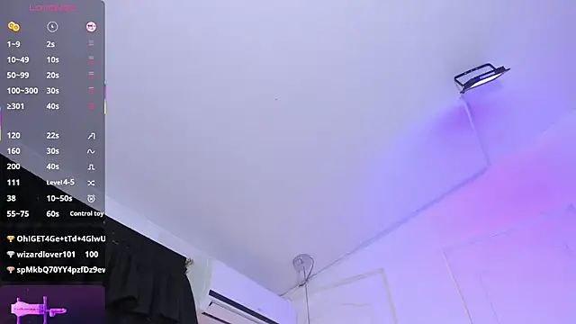 bigboobs_violeta élő XXX-chatje