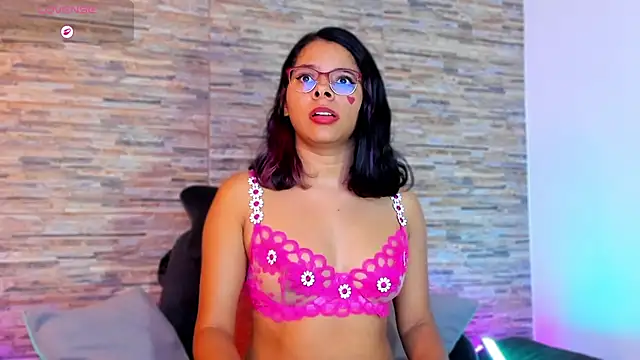 XXX chat uživo modela nath_redrex