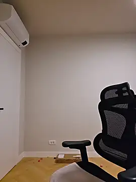 Chat +18 de MiaRides19 ao vivo