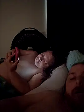 SpnzTnT Show in webcam