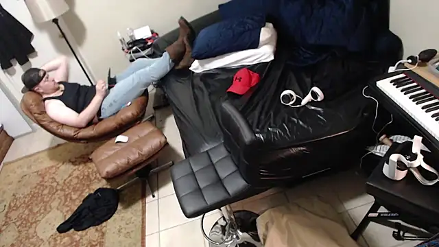 TXRyan1996 Show in webcam