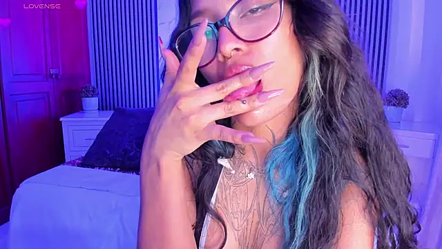 Chatroom XXX en direct de NicoleMonet1