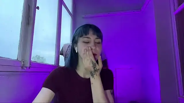 צ'אט XXX בשידור חי של SuccubKira