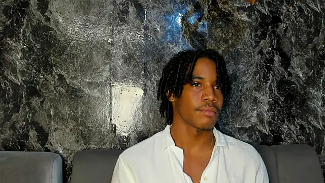 XXX chat uživo modela axel_silva4